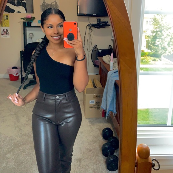 Meet your Posher, Kimberly - Picture 1 of 1